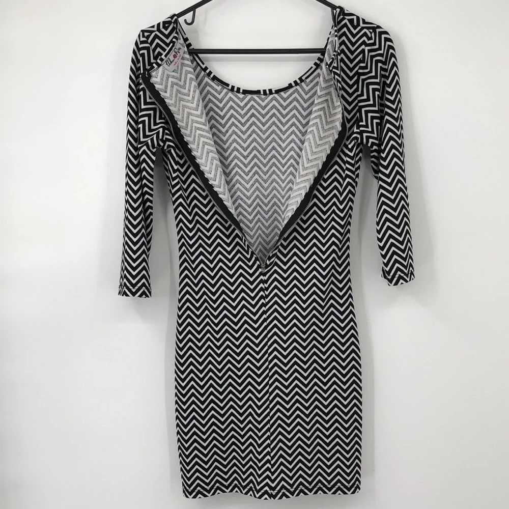 Urban Rose Bodycon Form Fitting Dress Chevron Pattern Size S/M